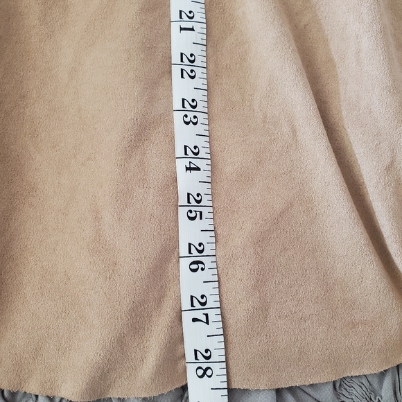 Adorable Super Soft Faux Suede Top Size M - Picture 8 of 8
